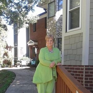 Meet your Posher, Sherry